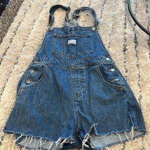 Levi’s Overalls Shorts